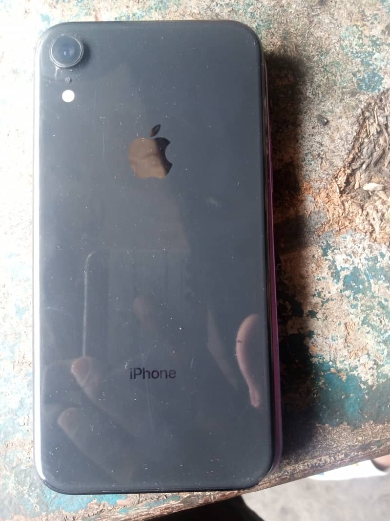 I phone Xr for sale. 10/10 condition 2