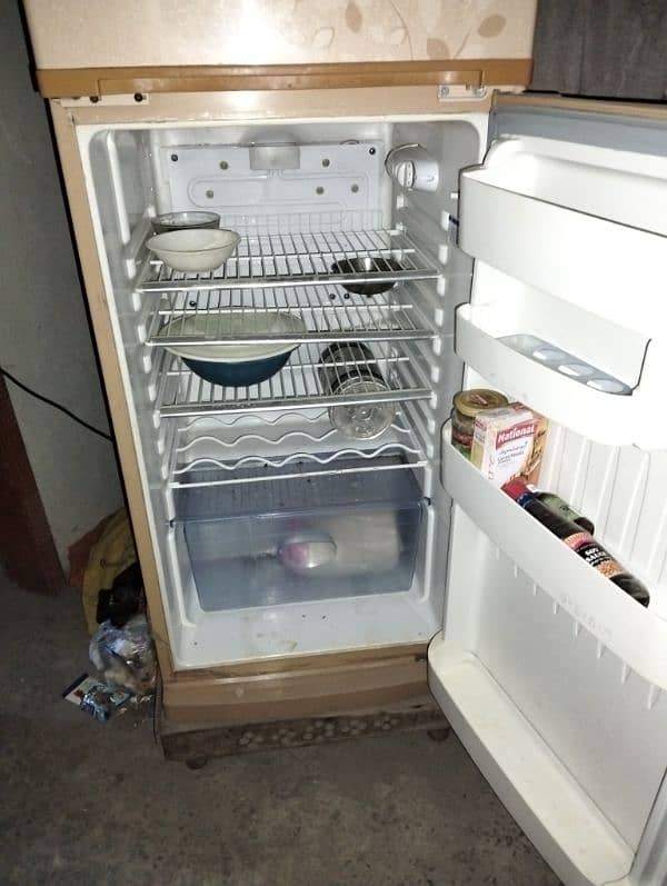 urgent orient fridge for sale 2