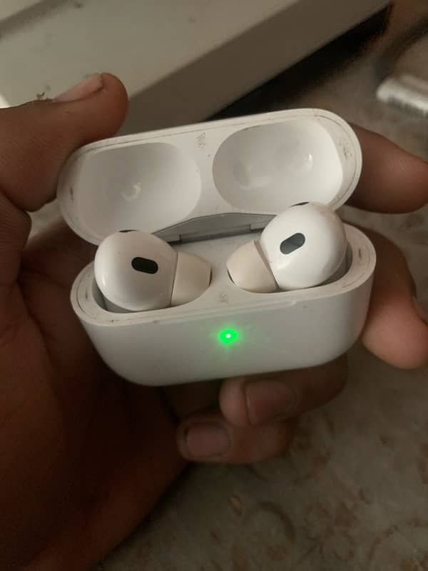 earbuds 2