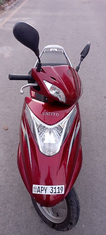 100cc united self start scooty,2700 kilometer chli hai good condition 4