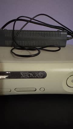 XBOX 360 Gaming Console