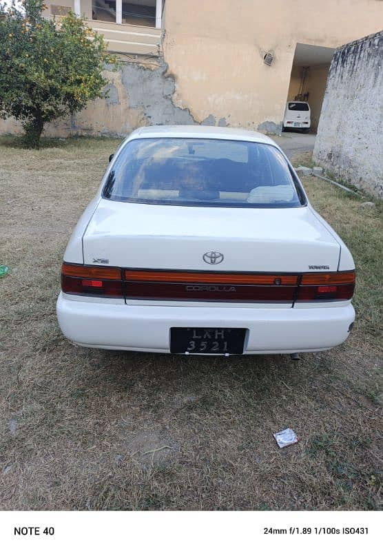 Toyota Corolla XE 1998 3