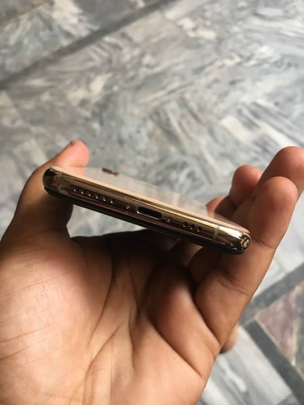 Iphone xs Gold 64 Gb PTA approved 3