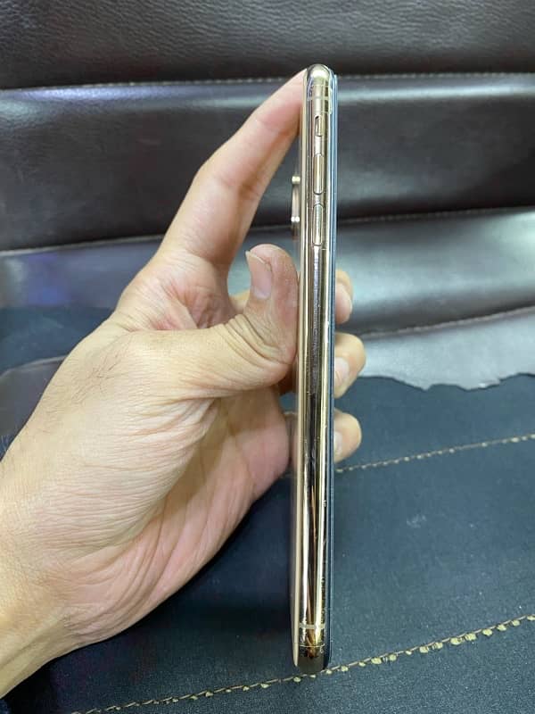 Iphone xs max 256gb Pta Approved 3