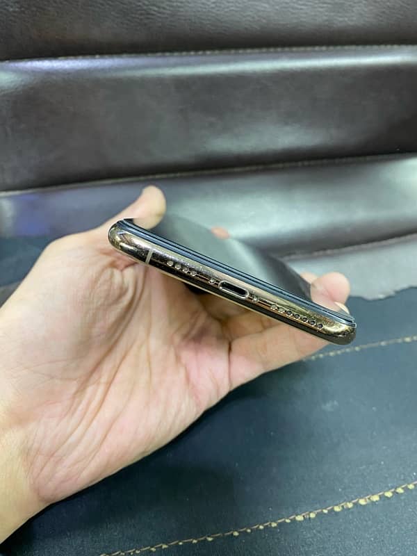 Iphone xs max 256gb Pta Approved 4