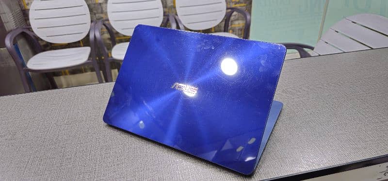 Asus ultrabook Core i7 7th Generation 10