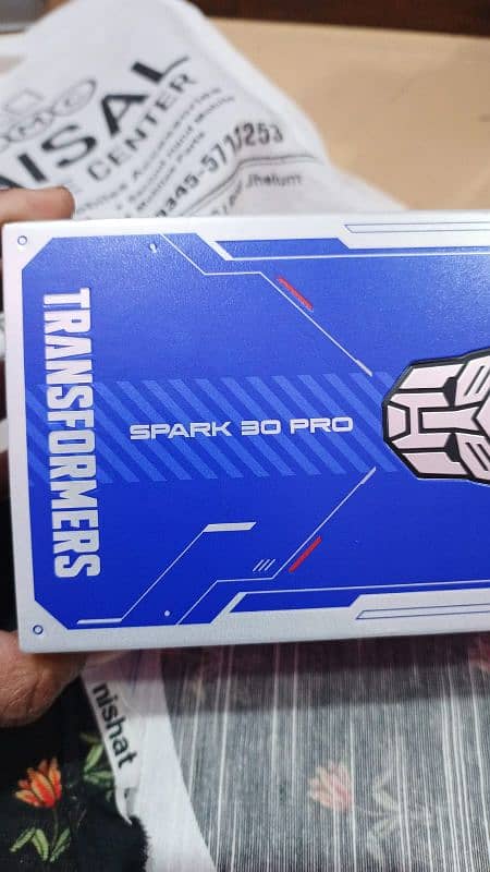 Spark 30 pro 1