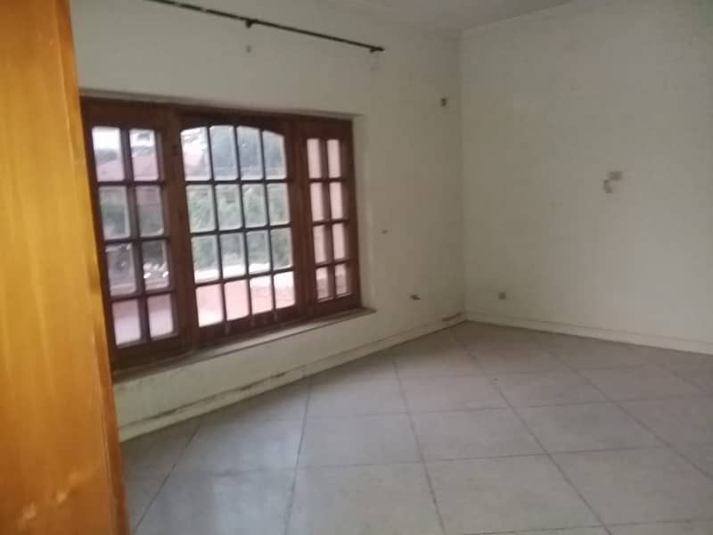 1 Kanal Beautiful Upper Portion Available For Rent in DHA Phase 1,Block L, Lahore Cantt. 10