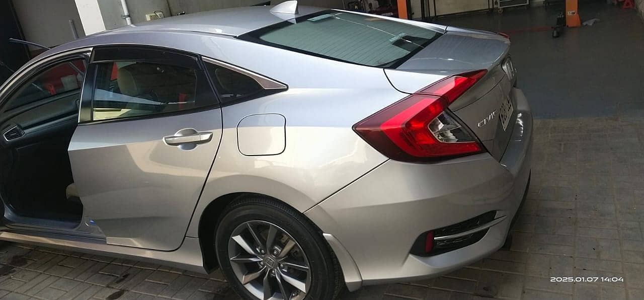 Honda Civic Oriel 1.8 i-VTEC CVT 2019 6