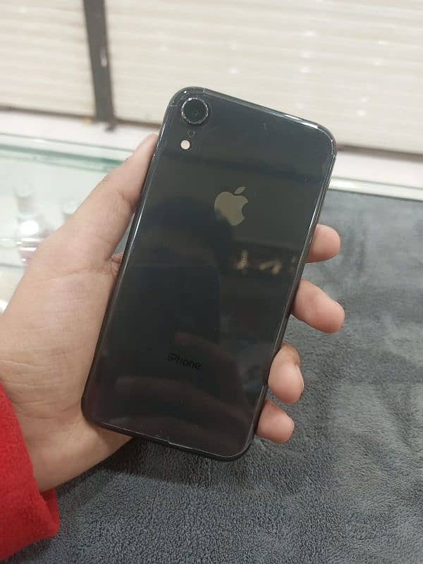 iPhone XR (64Gb) 0