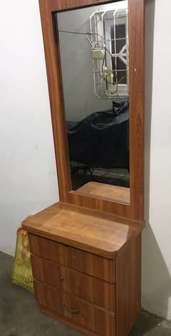 Dressing table with 3 drawers