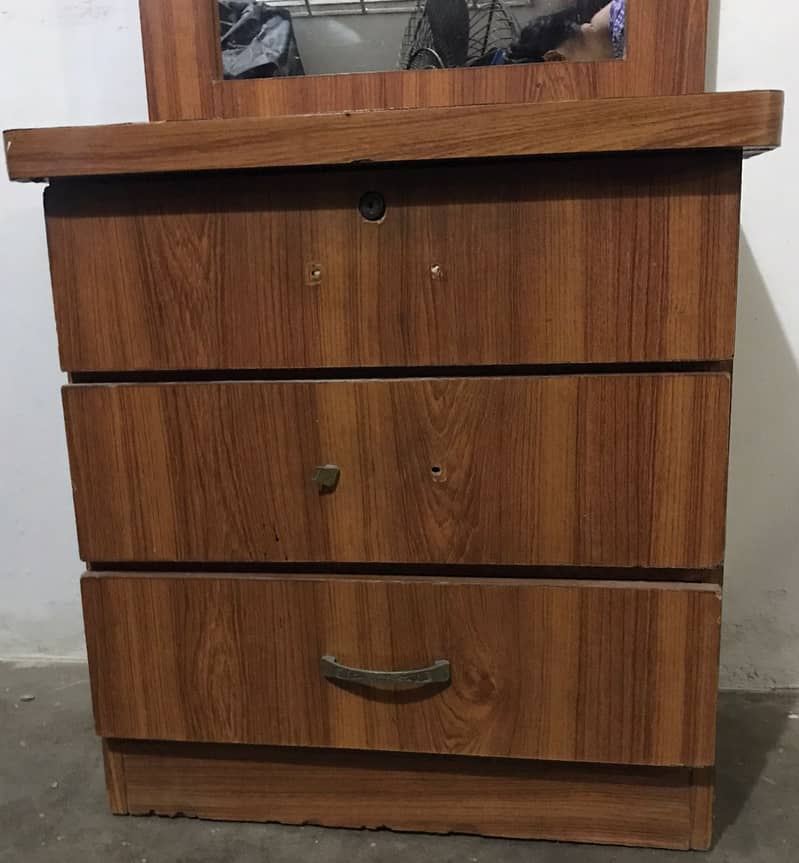 Dressing table with 3 drawers 1