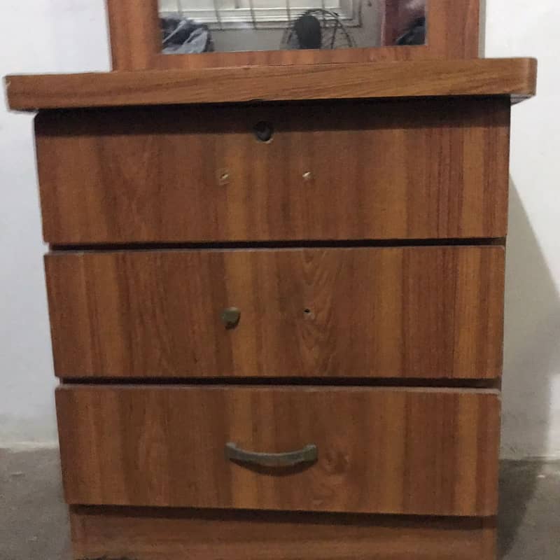 Dressing table with 3 drawers 3