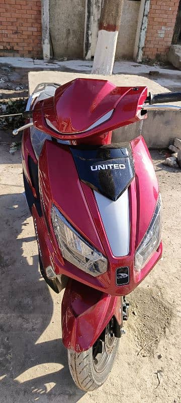 United Scooty 100 cc 8