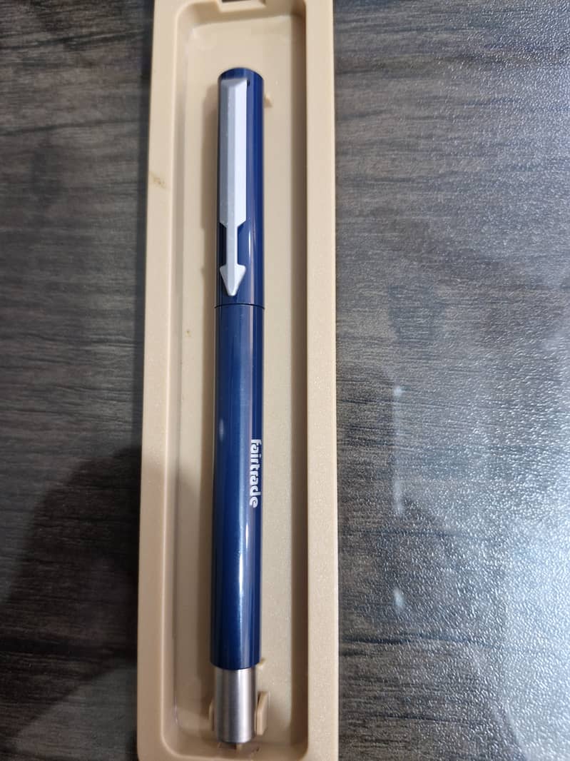 PARKER ROLLERBALL PEN 1