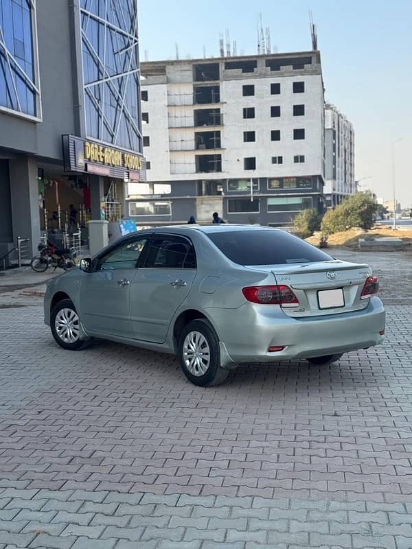 Toyota Corolla Altis 2011 5