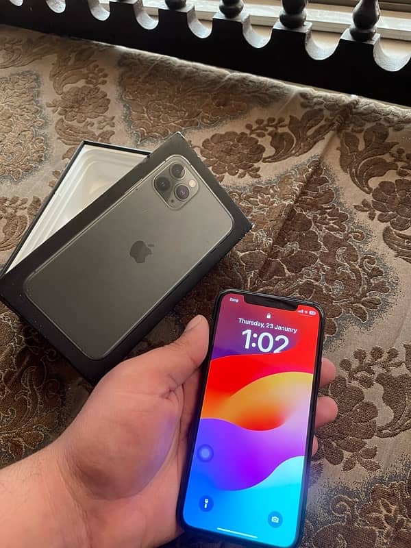 iPhone 11 Pro 256 gb pta approved 8