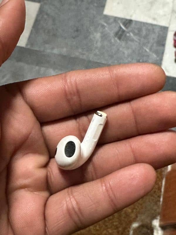 Airpod Pro Right used 0