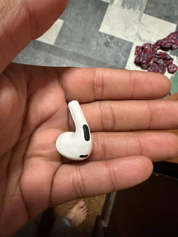 Airpod Pro Right used 1