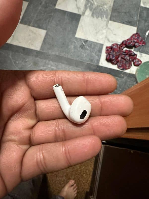 Airpod Pro Right used 2