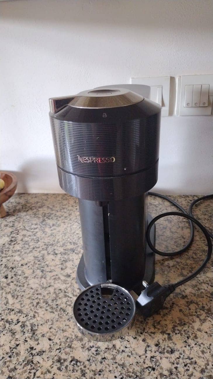 Nespresso Vertuo Next coffee machine, 1