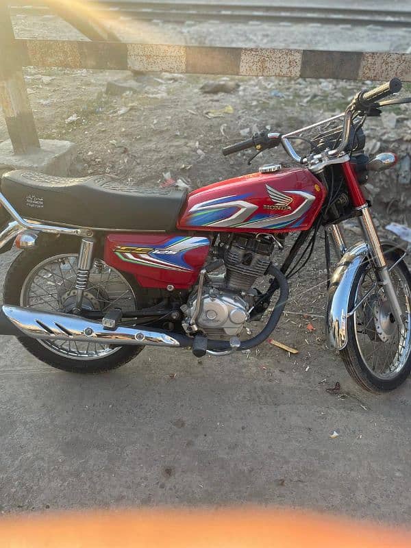 Honda 125 12000 km chla h orignal tainki tapa contact. . 03257728234 2