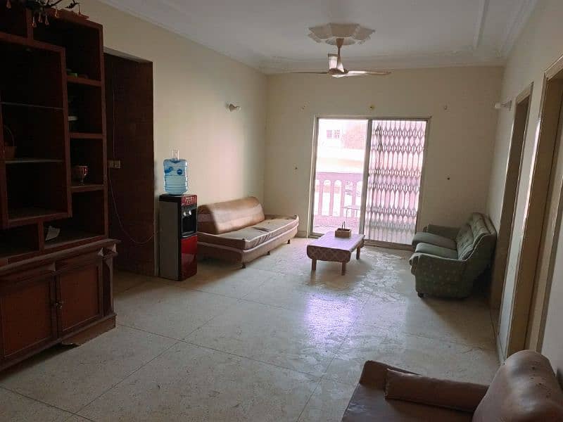 Flat Semi furnished 3Beds available near Abdullah Shah gazi  2Floor 5