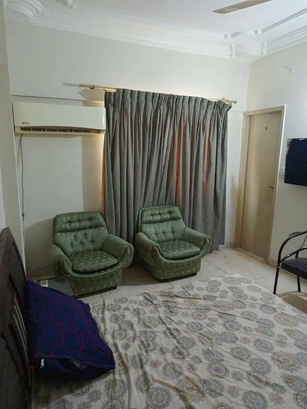 Flat Semi furnished 3Beds available near Abdullah Shah gazi  2Floor 8