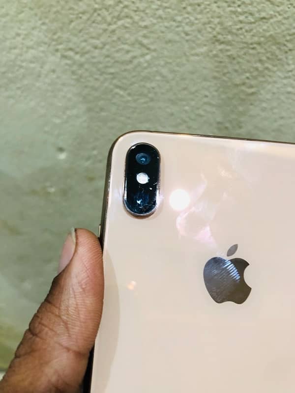 IPHONE XS MAX 64gb Factory unlocked Golden colour whatapp 03007464143 6