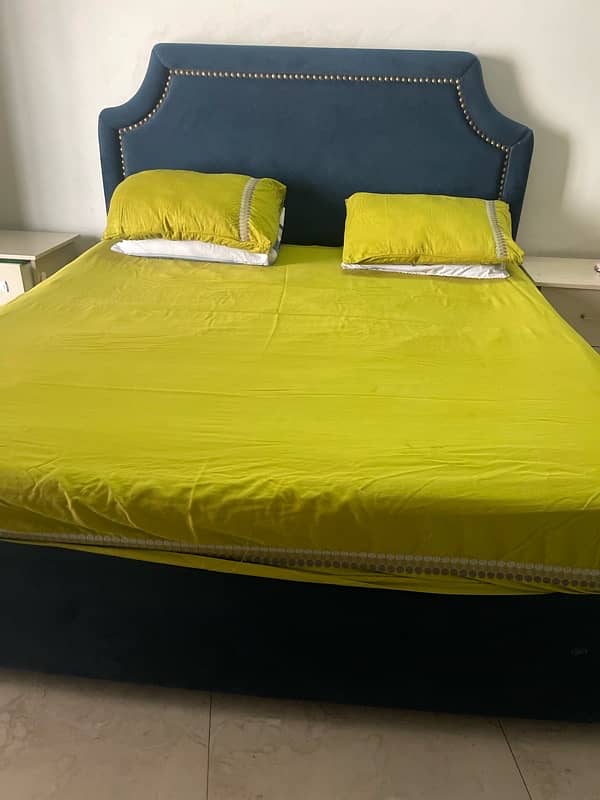 king size bed with side tables 1