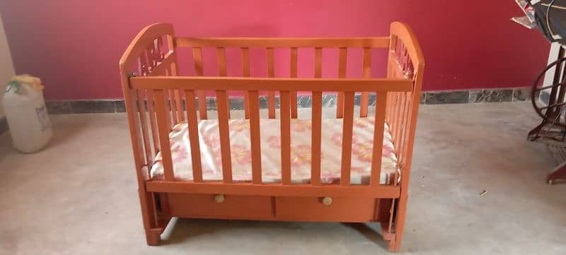 wooden Baby cot 0