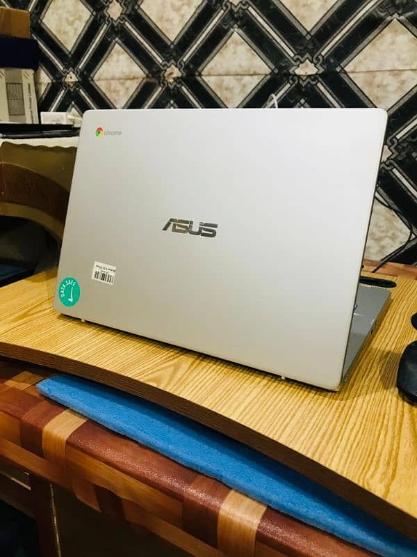 Asus Touch Screen Laptop & Chromebook, 3