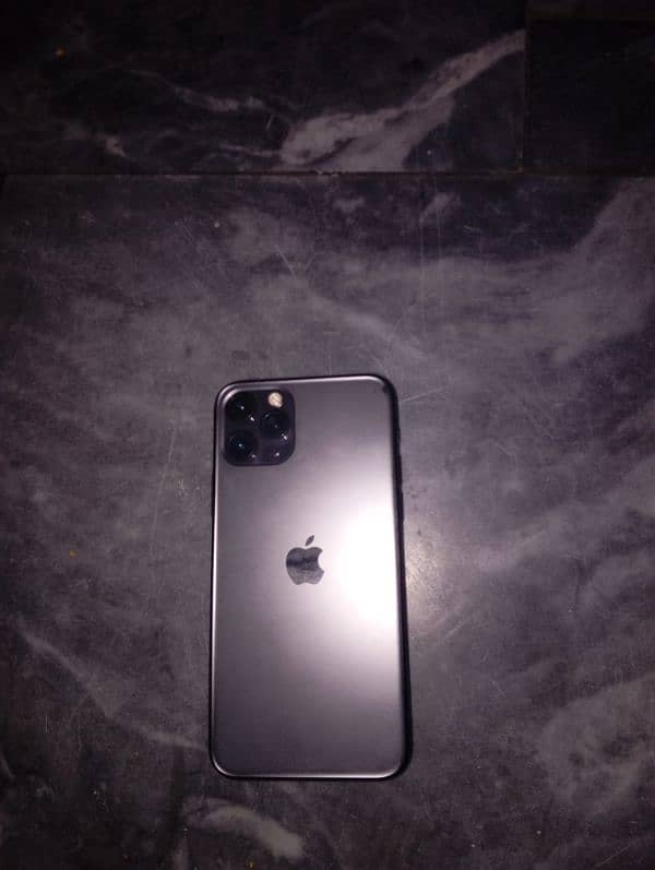 Iphone 11 pro. 0