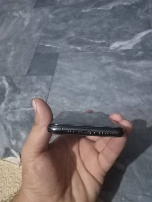 Iphone 11 pro. 4