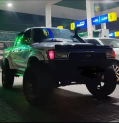 Toyota Hilux 1992 4×4 2.7 petrol injen