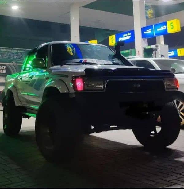 Toyota Hilux 1992 4×4 2.7 petrol injen 0