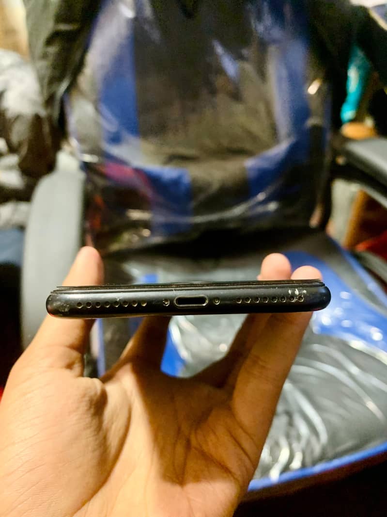 Apple iPhone 7 Plus 2