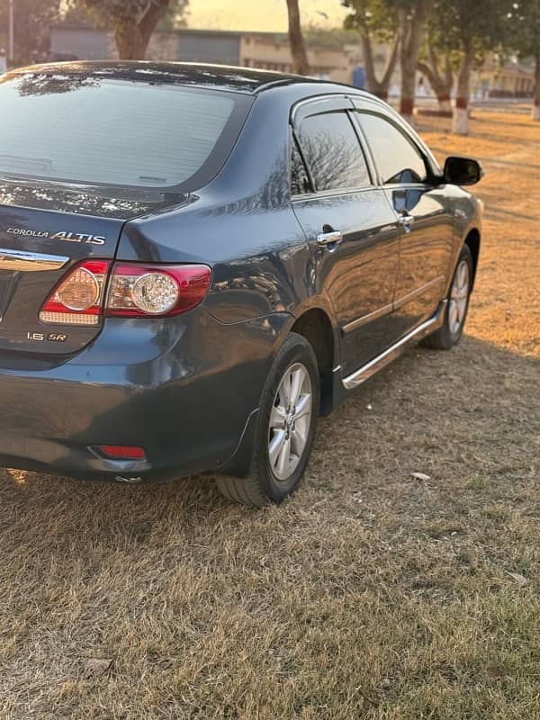 Toyota Corolla Altis 1.6 SR Cruisetonic 10