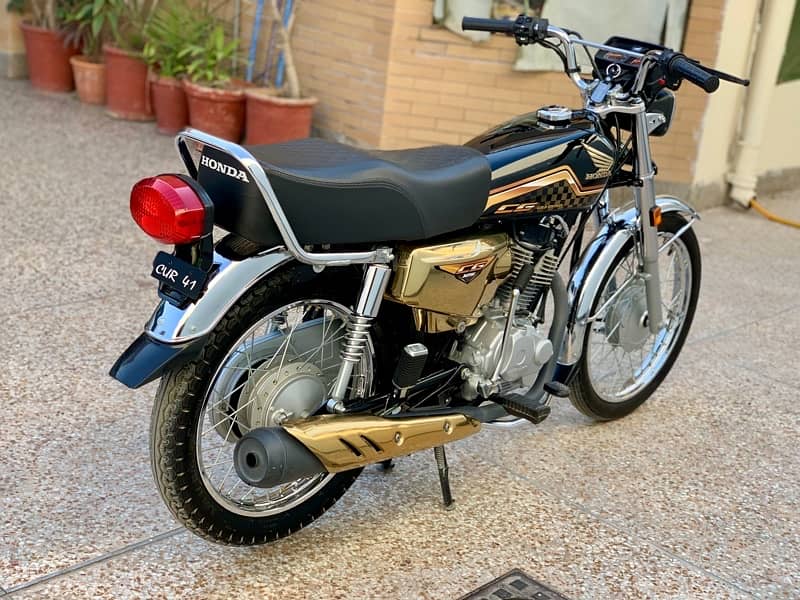 Honda CG 125s 6