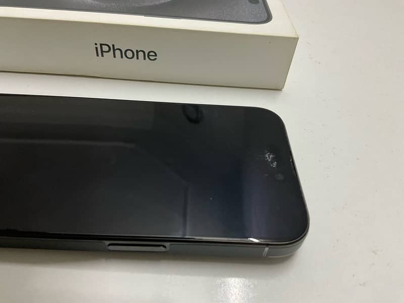 iPhone 15 pro non-pta 128gb (cracked screen) 1