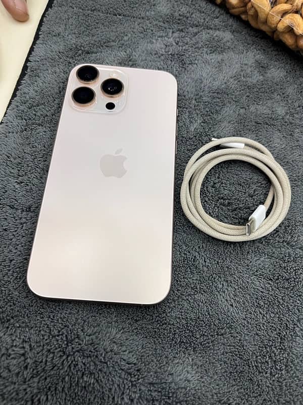 IPHONE 16 PRO MAX 256gb 1