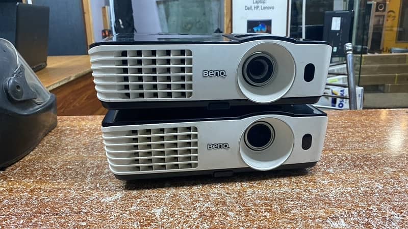 Multimedia projectors ,VPS , new and used , Projector screen 5