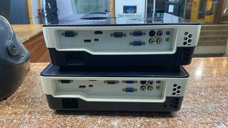 Multimedia projectors ,VPS , new and used , Projector screen 6