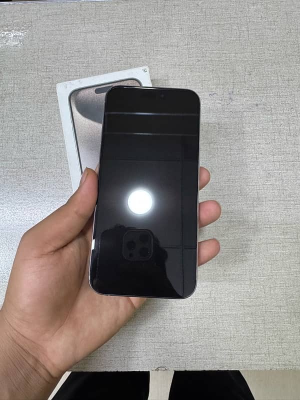 iPhone 15 Pro Max 256gb HK Non PTA 4