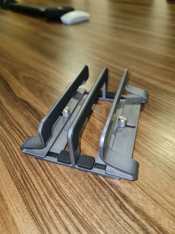 VERTICAL LAPTOP ALUMINIUM STAND DUAL-SLOT - UGREEN - 03246631420 1