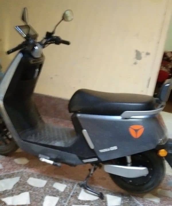 YADEA  G 5 ELECTRIC SCOOTER 6