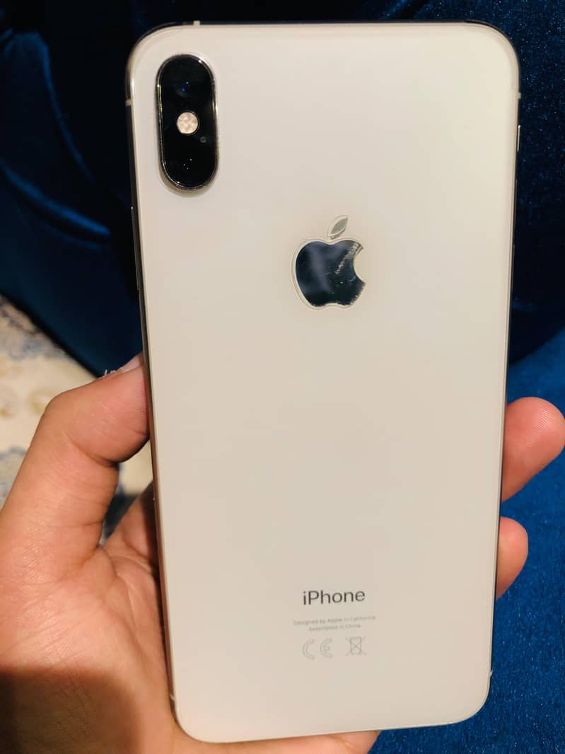 Apple iPhone XS Max 2