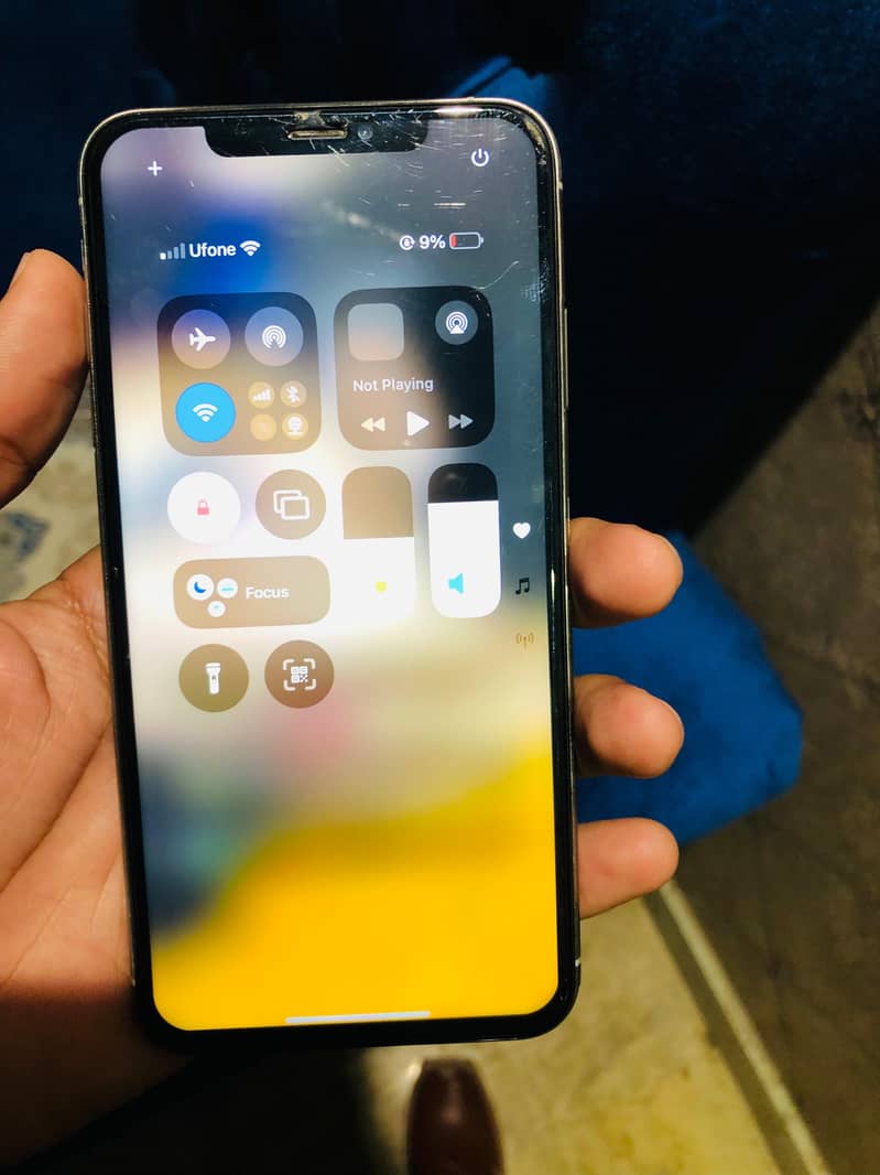 Apple iPhone XS Max 5