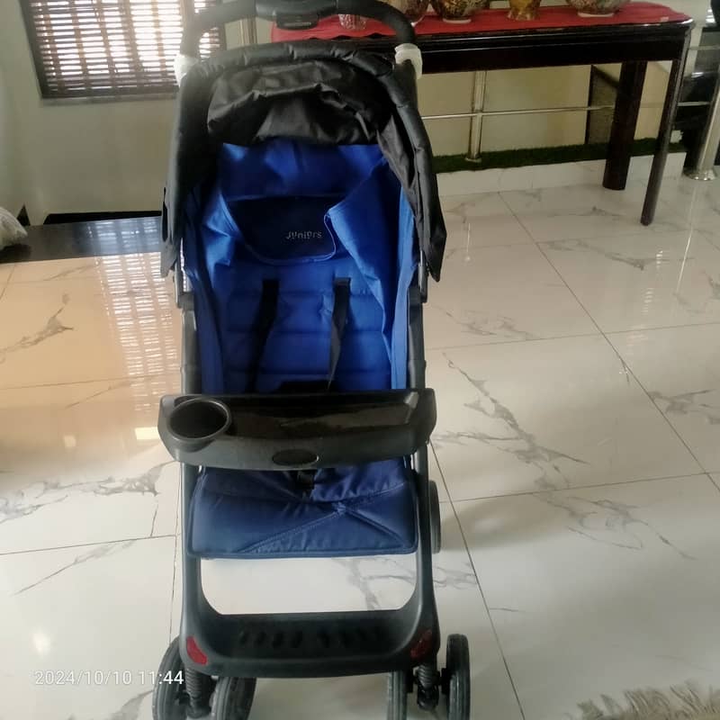 Baby pram by Junior's 3