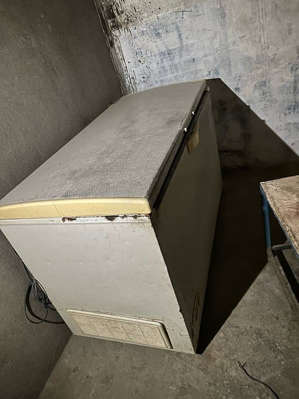 freezer urgent sale 0